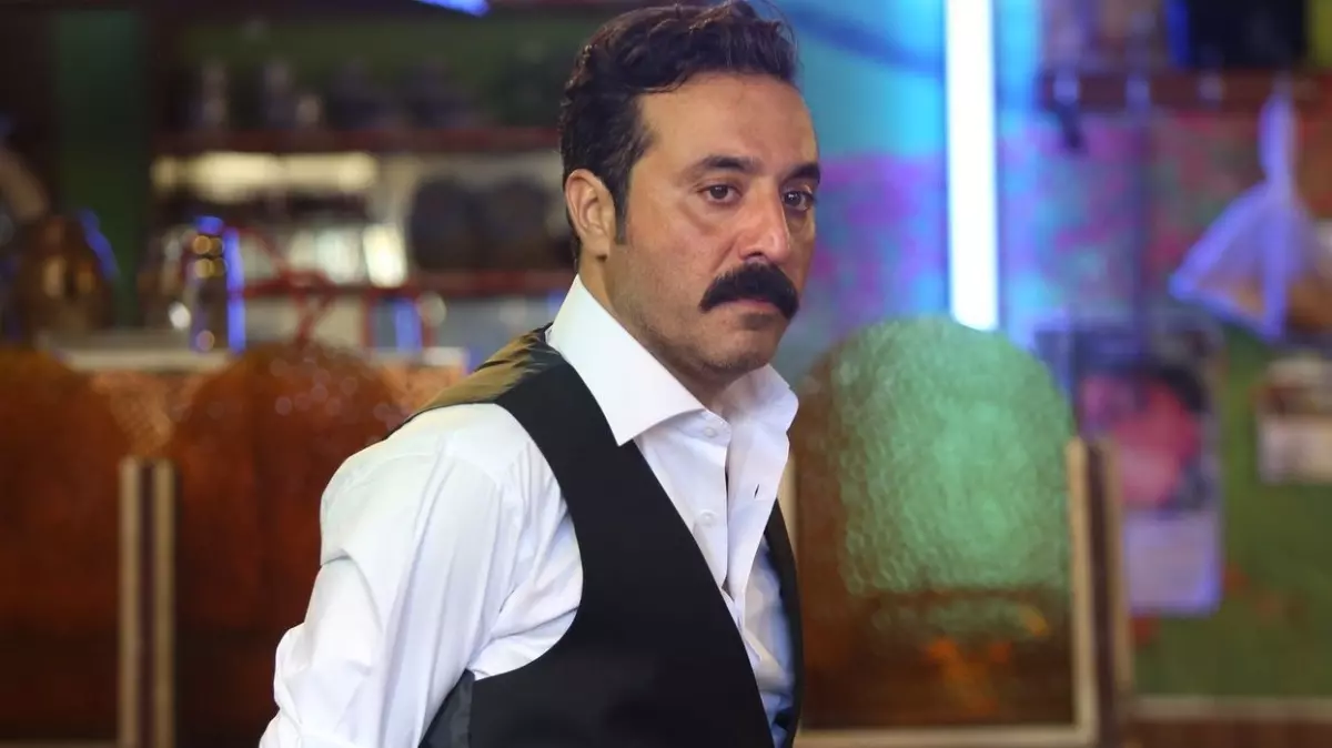 Mustafa Üstündağ Holding Dizisinde Oynanacak mı? Mustafa Üstündağ Aslen Nereli, Kürt mü, Kaç Yaşında, Evli mi, Eşi Kim, Hangi Dizi ve Filmlerde Rol Aldı?