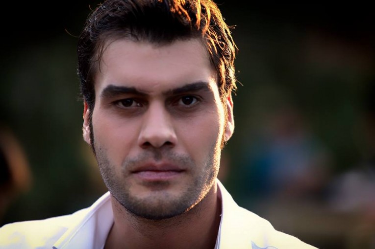 Annem Ankara Dizisi Burak Kim, Gerçek Adı Ne? Özgürcan Çevik Aslen Nereli, Evli mi, Sevgilisi Var mı, Kaç Yaşında, Hangi Dizi ve Filmlerde Rol Aldı?