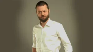 Türk televizyon ve sinema dünyasında dikkat çeken isimlerinden biri olan