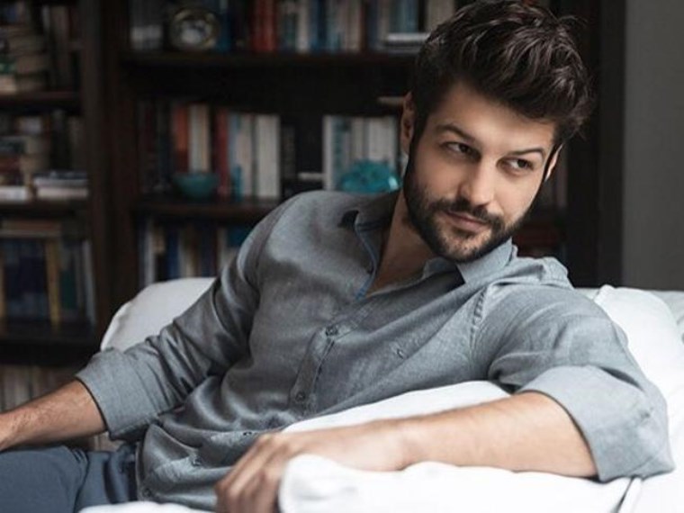 Esas Oğlan Mert Kim, Gerçek Adı Ne? Serhat Teoman Aslen Nereli, Evli Mi, Eşi Kim, Kaç Yaşında, Boyu ve Kilosu Kaç, Hangi Dizi ve Filmlerde Oynadı?