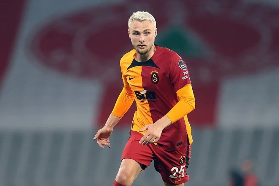   Galatasaray’ın Danimarka’nın FC Kopenhag takımından transfer ettiği Victor Nelsson,