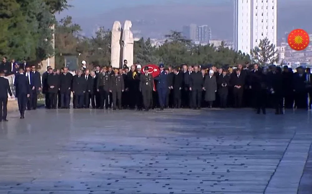 Cumhurbaşkanı Erdoğan'dan 10 Kasım'da Anlamlı Mesaj: "Durmadan Yürüyeceğiz" 