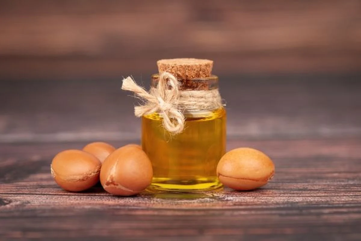 Argan Yağı Nedir, Cilde ve Saça Faydası Var mı, Neyden Elde Edilir?