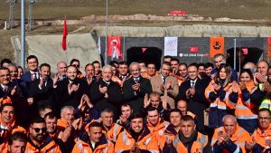 Ulaştırma ve Altyapı Bakanı Abdulkadir Uraloğlu, Aşık Şenlik Tüneli ve