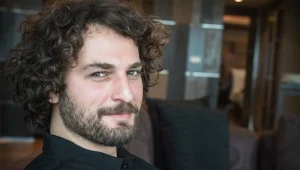 Zamanın Kapıları Sinan kimdir? Zamanın Kapıları dizisi, izleyicileri zamanda bir