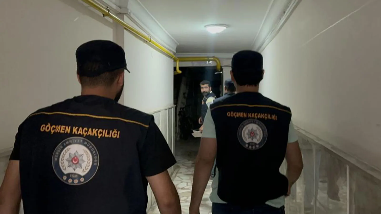 İstanbul Emniyet Müdürlüğü ekipleri, Gaziosmanpaşa ve Sultangazi ilçelerinde 10 farklı