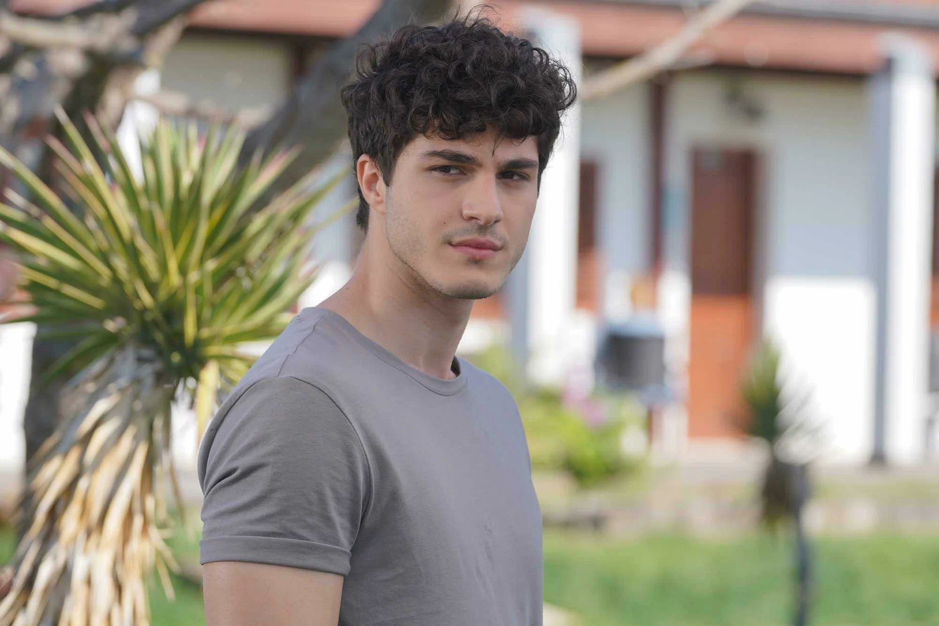   Star TV’nin Sahipsizler dizisinde Yusuf karakteri, genç yaşta hayatın