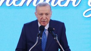Cumhurbaşkanı Recep Tayyip Erdoğan, Kırgızistan-Türkiye Manas Üniversitesi’ni ziyaret ve toplu