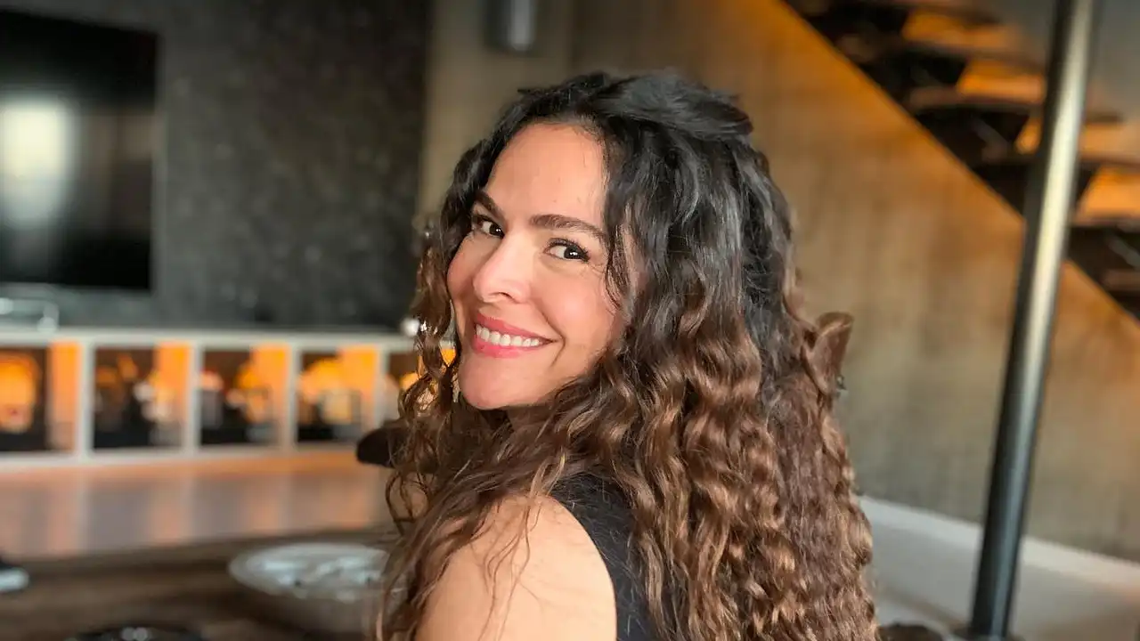 Gizli Bahçe Nazlı kimdir? Gizli Bahçe Nazlı gerçek adı ne, ne iş yapıyor, ablası kim? Gizli Bahçe oyuncuları Gizli Bahçe Nazlı kimdir