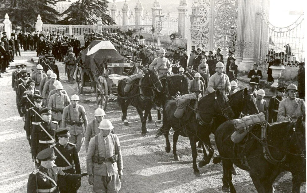   Atatürk, 10 Kasım, Ölüm Yıldönümü, Anıtkabir, Türkiye kelimeleriyle öne