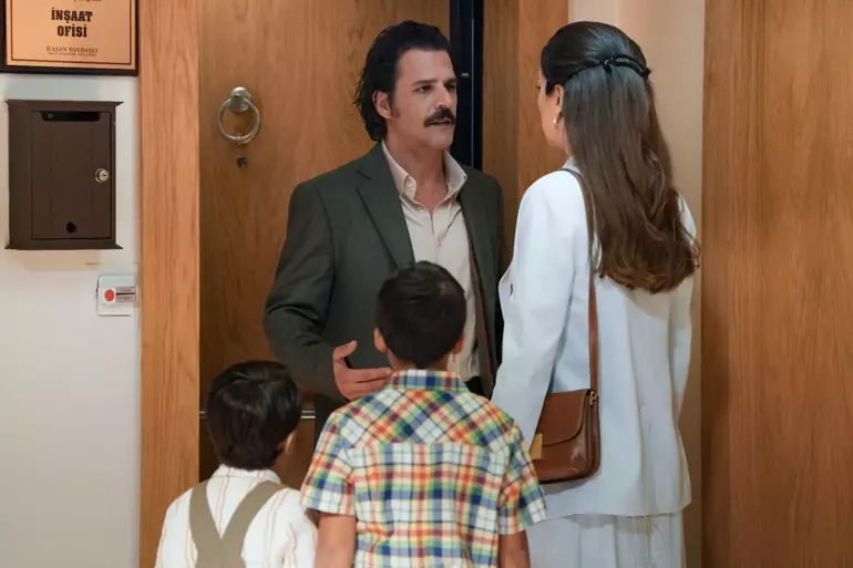 Mehmet Günsür'ün Yeni Rolü Hasan: "Beceriksizlikleriyle Beni Kendine Çekti"