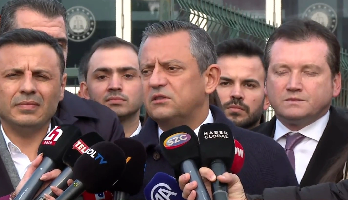 Cumhuriyet Halk Partisi (CHP) Genel Başkanı Özgür Özel, sabah saat