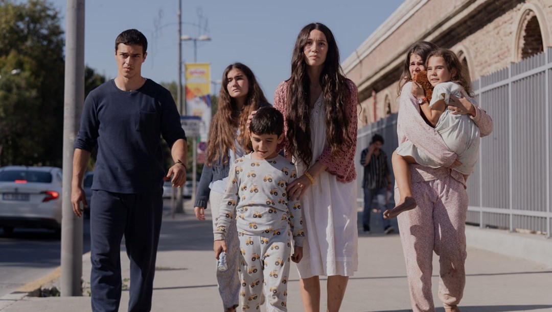   Star TV’de yayınlanan Sahipsizler dizisi, anne ve babalarını kaybeden