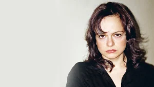 Selen Uçer evli mi? TOD TV’nin sevilen dizisi Zamanın Kapıları