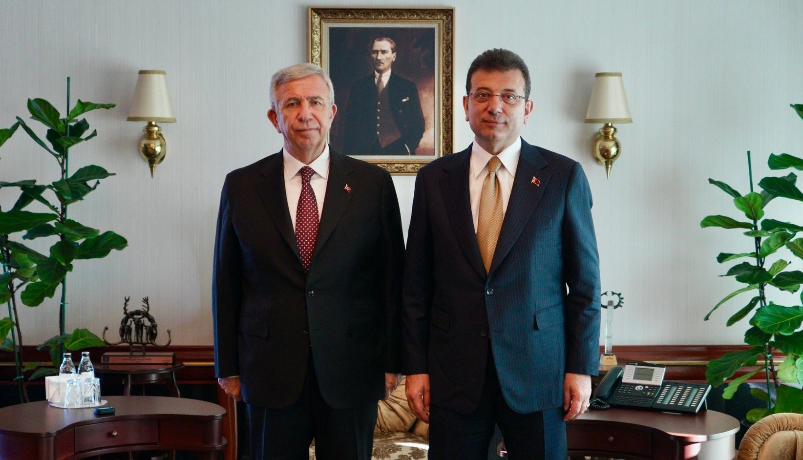 İstanbul Büyükşehir Belediye Başkanı Ekrem İmamoğlu ve Ankara Büyükşehir Belediye