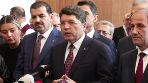 Adalet Bakanı Yılmaz Tunç, gündemdeki gelişmelerle ilgili açıklamalarda bulundu, gazetecilerin
