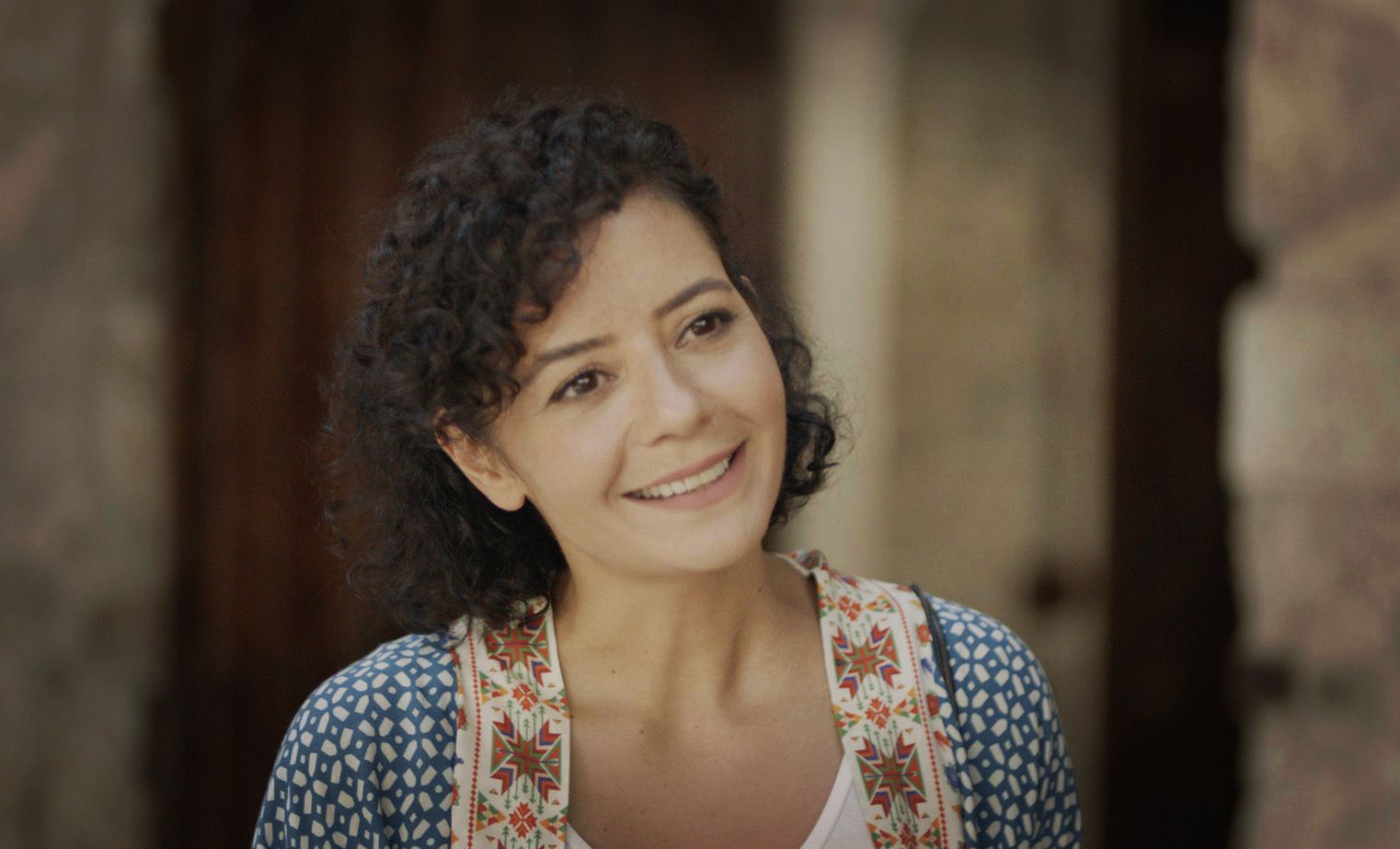   Star TV Sahipsizler dizisinde Bala karakterini canlandıran Zeynep Köse
