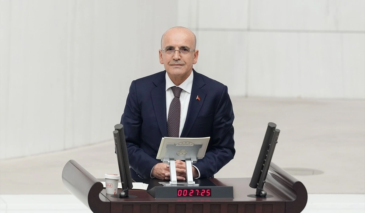 Bütçe görüşmelerinde açıklamalarda bulunan Bakan Şimşek, konuyla ilgili “Asgari ücret