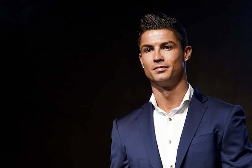 Cristiano Ronaldo, dünyanın en başarılı ve popüler futbolcularından biridir. Futbol