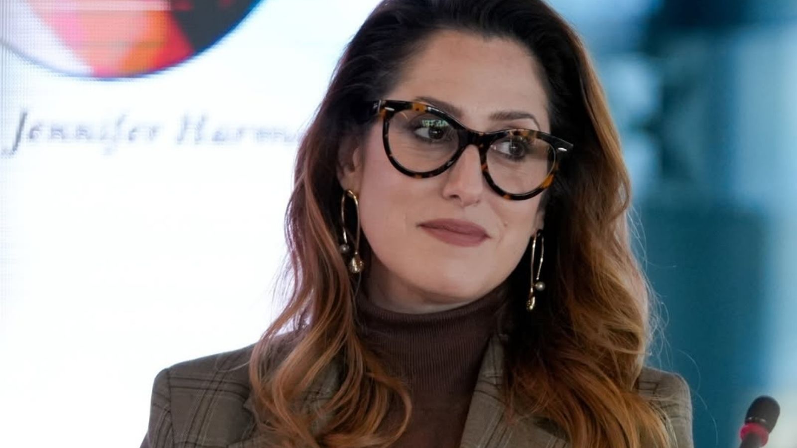 Bahar Dizisinin Doktor Jennifer'ı Demet Gül Kim? Türk mü, Kaç Yaşında, Nereli?