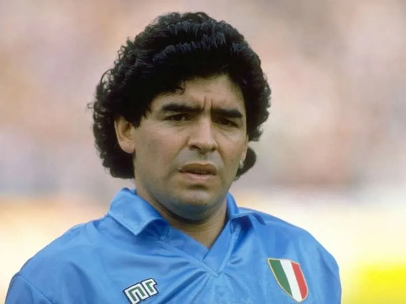 Diego Maradona Hayatı ve Futbol Kariyeri