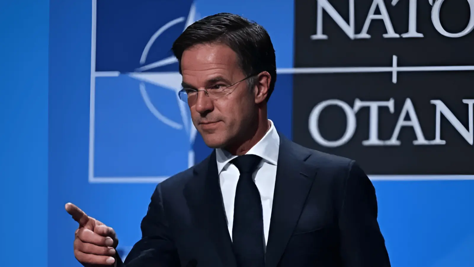 NATO Genel Sekreteri Mark Rutte, ABD’nin yeni Savunma Bakanı Pete