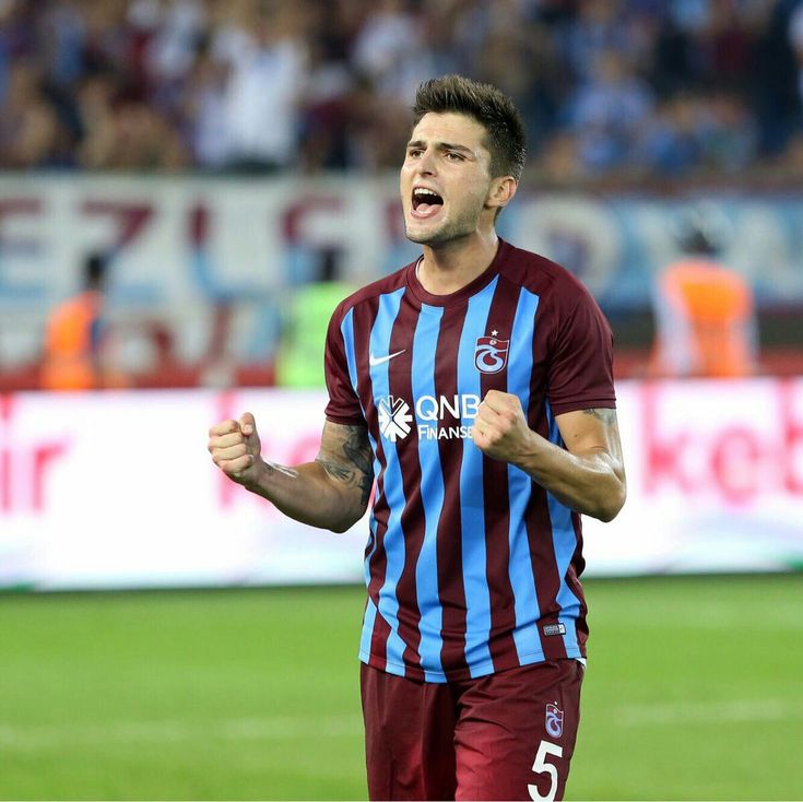 Okay Yokuşlu Boyu, Kilosu, Yaşı Kaç? Evli mi, Aslen Nereli, Mevkisi Nedir, Hangi Takımlarda Oynadı?