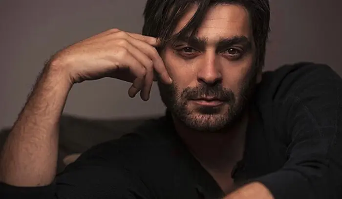 Ozan Akbaba (Uzak Şehir Cihan Albora) Kimdir? Alevi Mi, Kürt Mü, Aslen Nereli, Evli Mi, Eşi Kim, Boyu Kaç, Hangi Film ve Dizilerde Rol Aldı?