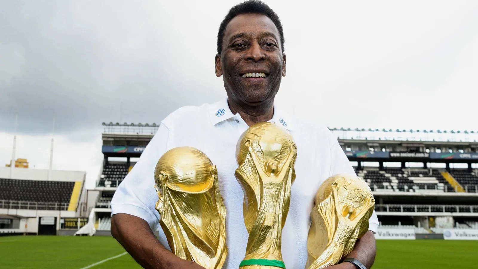 Pele, futbol tarihinin en büyük oyuncusu olarak kabul edilir. Oynadığı