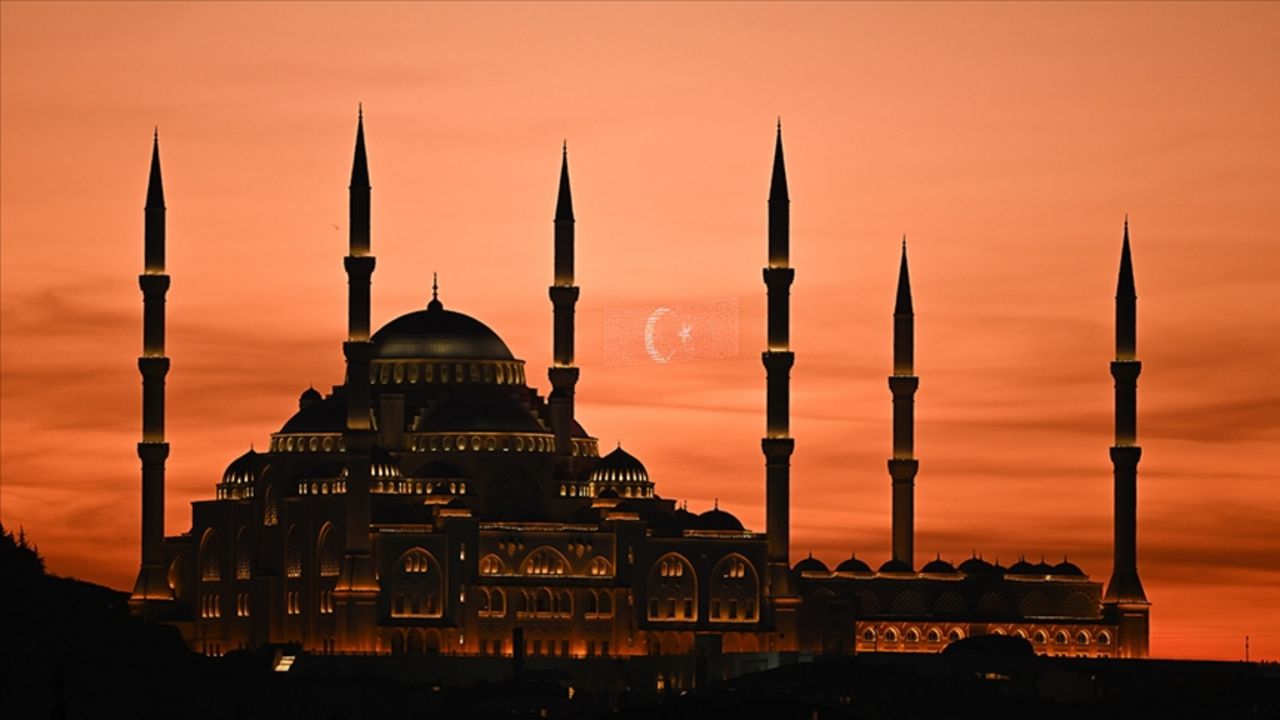 Recep Ayı Namazı (Nafile Namazı) Kaç Rekat? Recep Ayında Neler Yapılmalı?