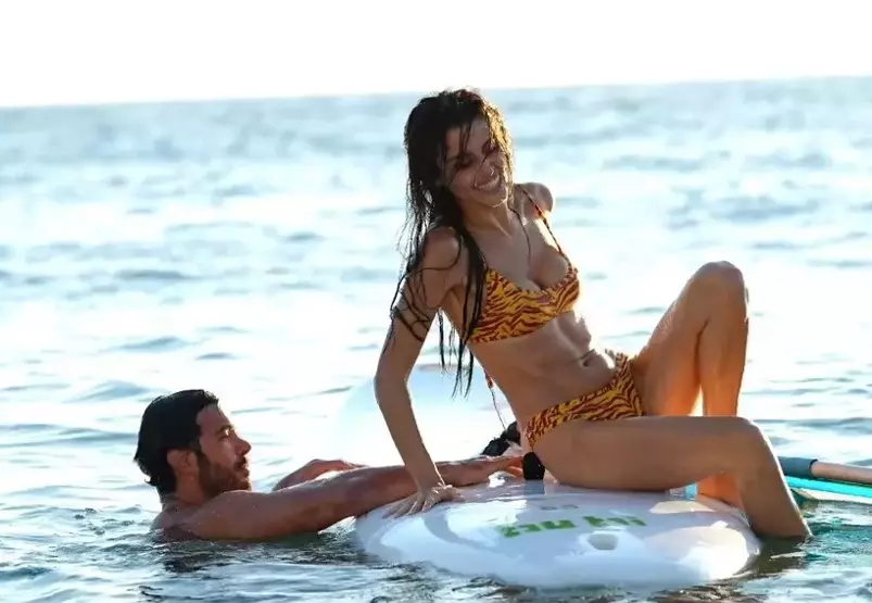 Rüzgara Bırak Filmi Fragmanı! Barış Arduç ve Hande Erçel’in Yeni Filmi Rüzgara Bırak Tanıtımı Çıktı! Rüzgara Bırak Filminin Yeni Fragmanı Yayınlandı Mı?