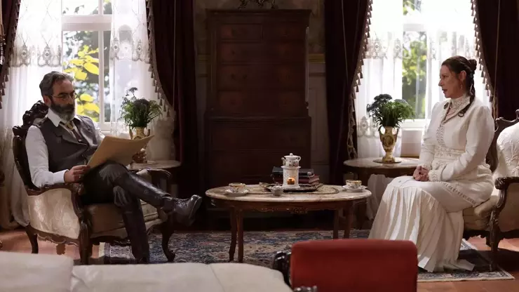 Şakir Paşa Ailesi Kitap Özeti Nedir? Osmanlı'nın Hangi Dönemini Anlatıyor?