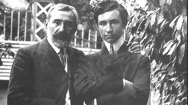   Türk edebiyatının önemli yazarlarından biri olan Halikarnas Balıkçısı, gerçek
