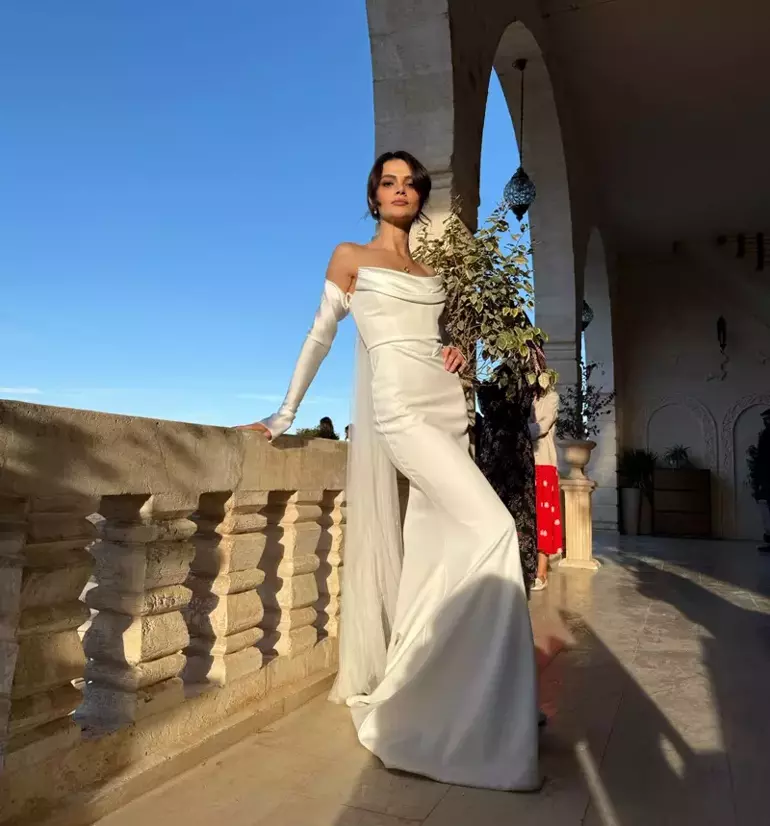 Sinem Ünsal (Uzak Şehir Alya) Kimdir? Kaç Kilo, Boyu Kaç, Evli Mi, Kaç Yaşında, Sevgilisi Kim, Hangi Dizi ve Filmlerde Rol Aldı?