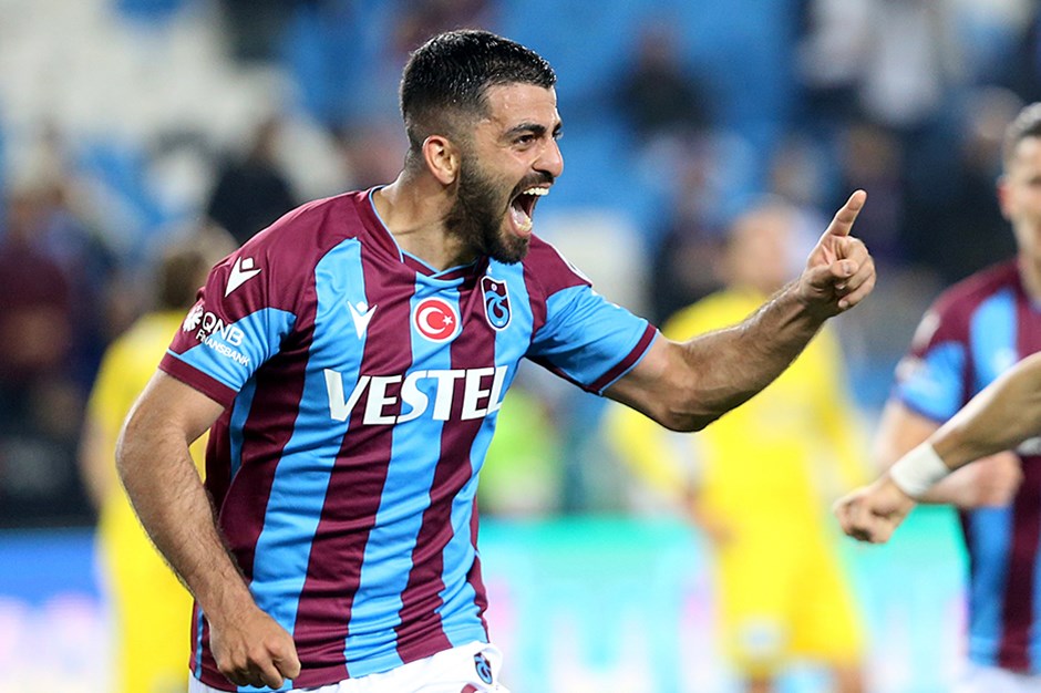 Umut Bozok Biyografisi: Boyu, Kilosu, Yaşı, Aslen Nereli, Evli mi, Eşi Kim, Mevkisi ve Hangi Takımlarda Oynadı? Umut Bozok’un Hayatı ve Futbol Kariyeri