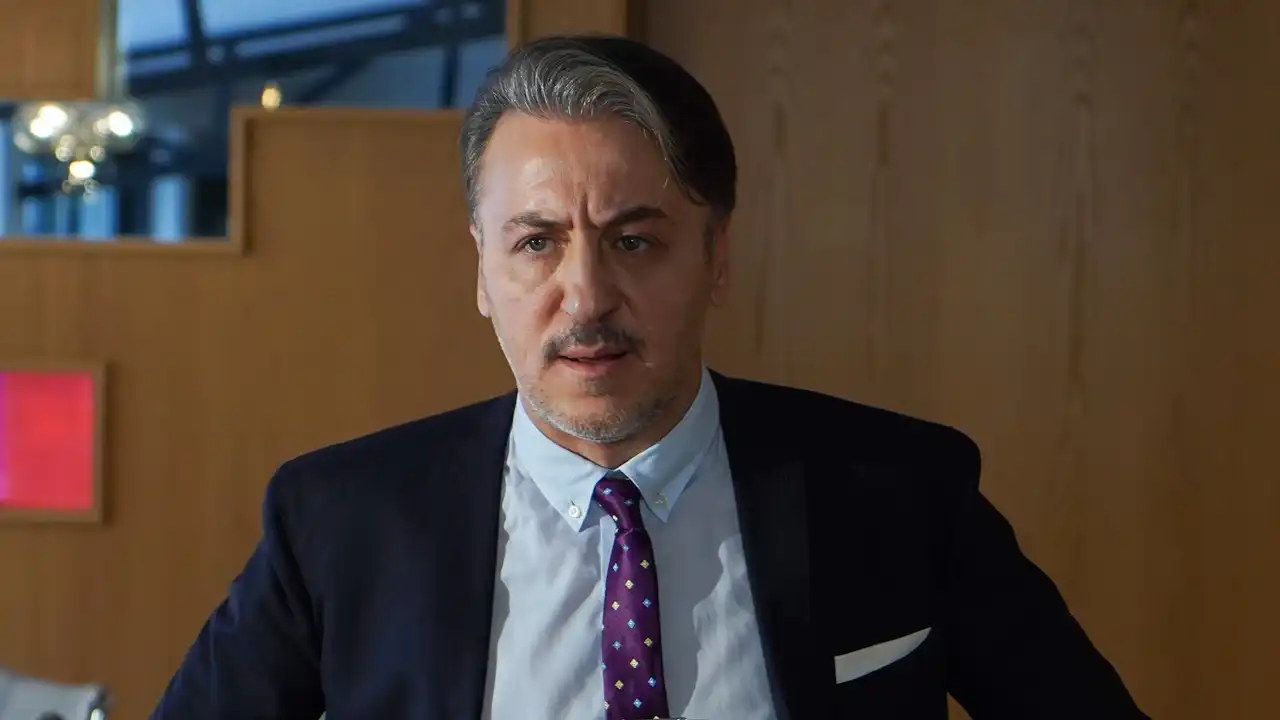 Kar Çiçekleri dizisi Koray kimdir