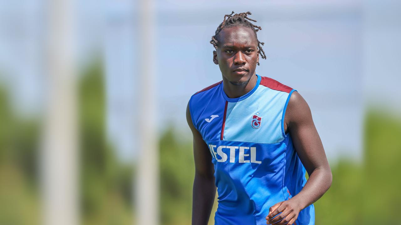   Trabzonspor’un yeni transferi Batista Mendy, fiziksel gücü, top kazanma