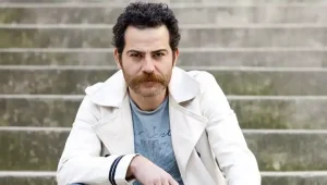 Burak Demir kaç yaşında? TRT 1 ekranlarında her Pazartesi izleyiciyle