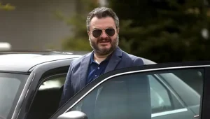 Ayak İşleri Vedat kimdir? Bu soru, özellikle GAİN’in sevilen dizisi