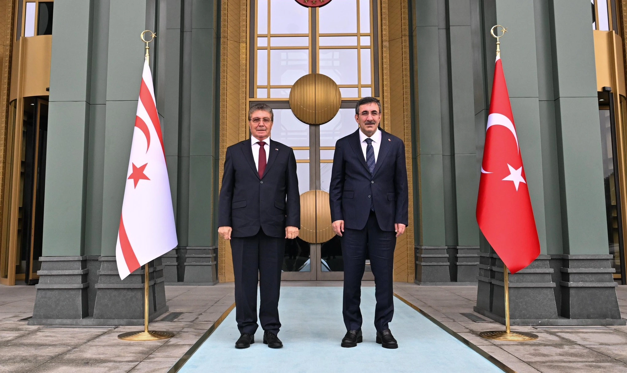 Cumhurbaşkanı Yardımcısı Cevdet Yılmaz, KKTC Başbakanı Ünal Üstel ile Cumhurbaşkanlığı