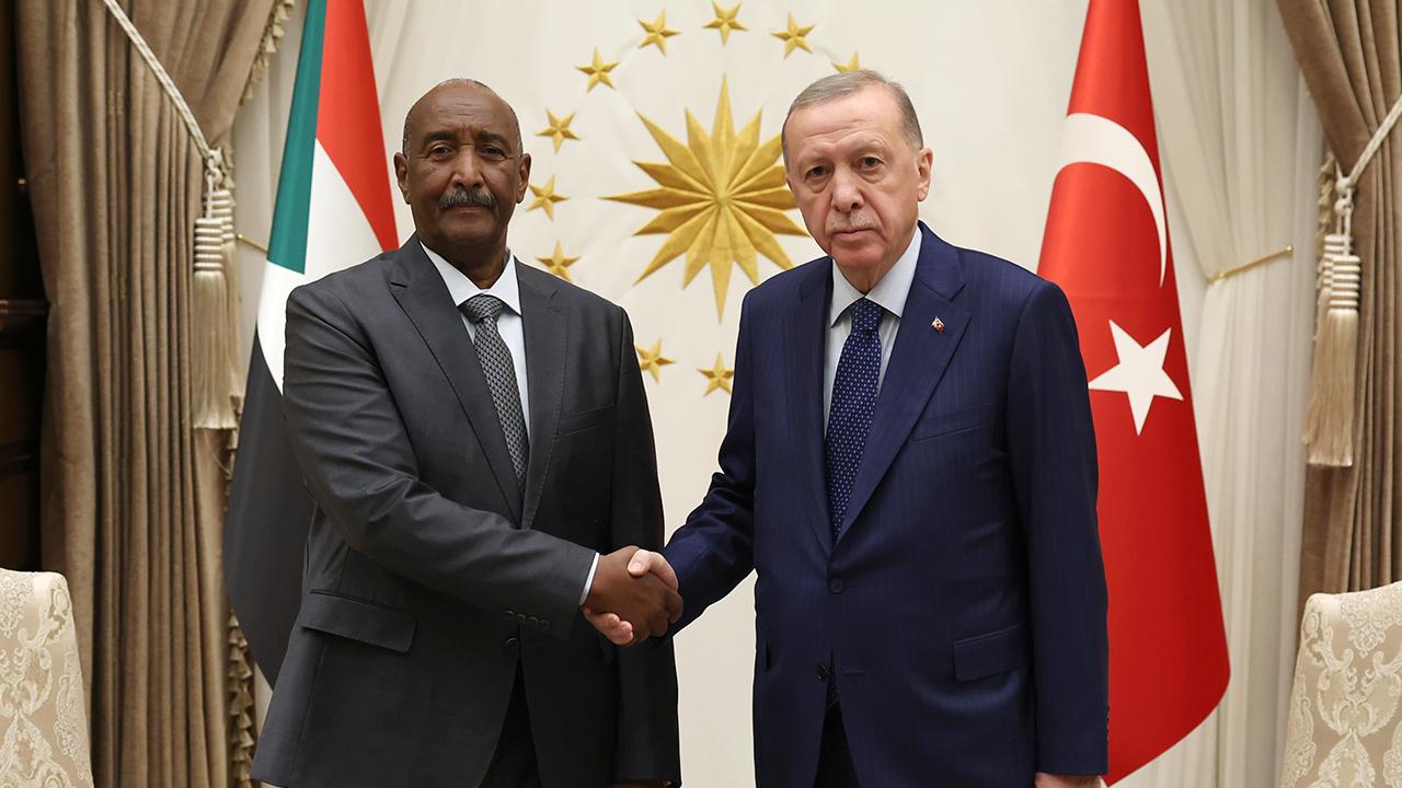 Cumhurbaşkanı Erdoğan ile Sudan Egemenlik Konseyi Başkanı el-Burhan’ın görüşmesinde Türkiye