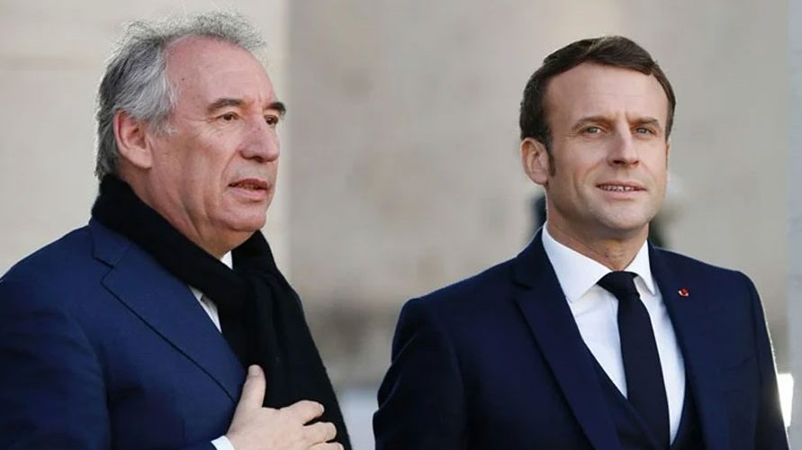 fransa macron bayrou