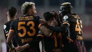 Galatasaray, dün akşam Sivasspor maçında sakatlanan Victor Osimhen ve Barış