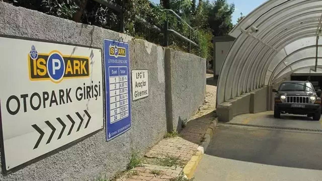 İBB Meclisi’nde Aralık ayı toplantılarının 3’ncü oturumu Saraçhane’deki belediye binasında