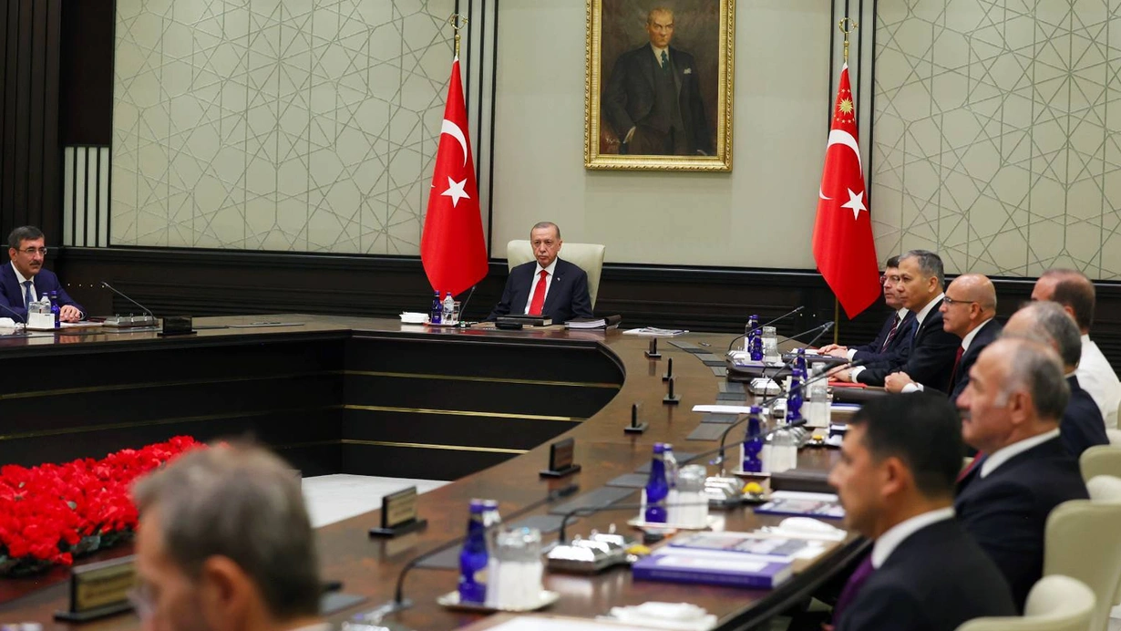 Devletin “gizli anayasası” olarak nitelendirilen ve kamuoyunda “Kırmızı Kitap” olarak
