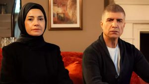 Kızıl Goncalar Dizisinde Meryem’in Başörtüsünü Çıkarması Sosyal Medyada Tepki Çekti.