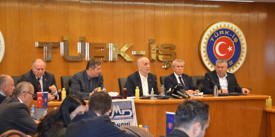 TÜRK-İŞ Açıkladı: 2025 Asgari Ücrete Ara Zam Gelecek mi? Temmuz’da Ara Zam Yapılacak mı?