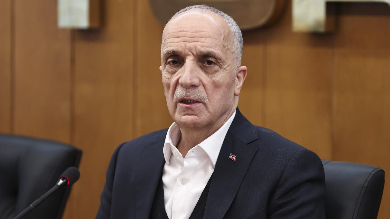 TÜRK-İŞ Genel Başkanı Ergün Atalay asgari ücret kararına dair açıklamalarda