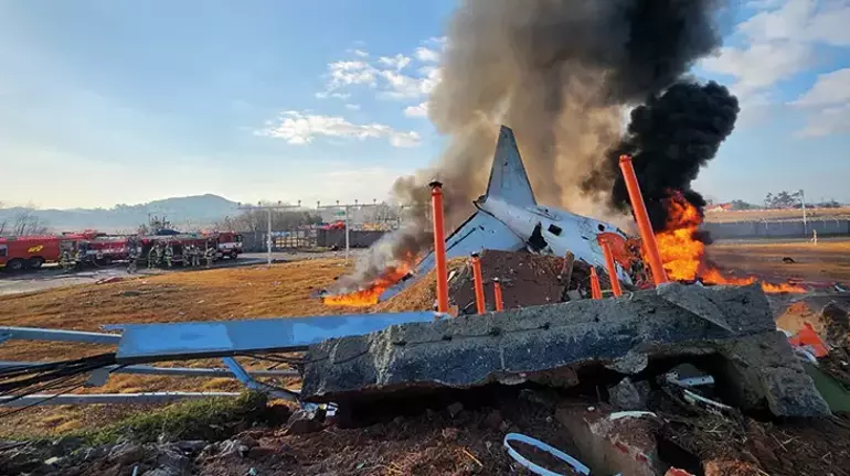 Son Dakika! Güney Kore'de Uçak Kazası: 120 Ölü, 2 Kişi Kurtarıldı