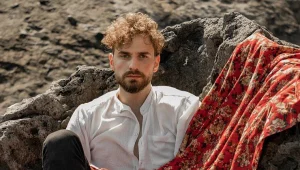 Yunus Eski kaç yaşında? Uzak Şehir dizisi, derin aile bağları